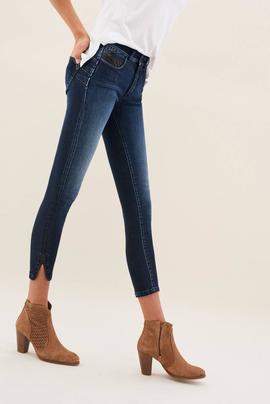 SECRET CAPRI SKINNY FIT CON TACHUELAS