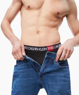 TRUNK 1981 001 BLACK