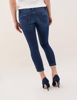 WONDER CAPRI PUSH UP SKINNY FIT CON OJALES