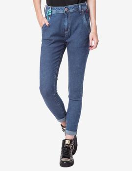 FLOW REGULAR FIT SLIM LEG GYMDIGO DENIM