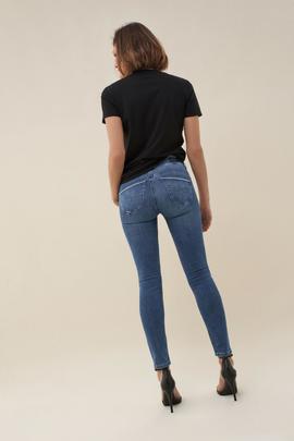 SECRET SKINNY FIT HIGH RISE CON DETALLES BRILLANTE