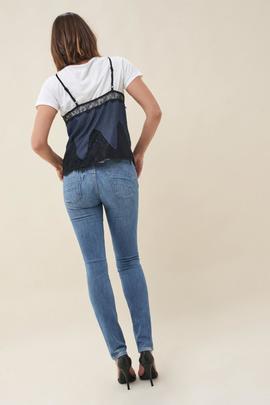 WONDER PUSH UP SLIM FIT PREMIUM WASH EN DENIM AZUL