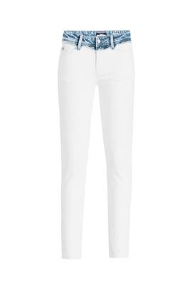 COLETTE CAPRI BLANCO CON CINTURA EN DENIM AZUL