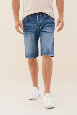 BERMUDAS LOOSE EN DENIM AZUL CLARO