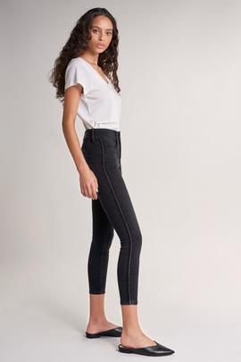 SECRET CAPRI SKINNY FIT CON RIBETE LATERAL