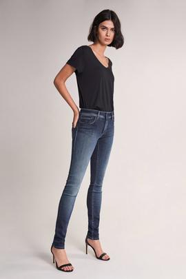 WONDER PUSH UP SKINNY FIT EN DENIM AZUL CON TACHUELAS