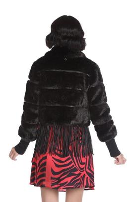 CHAQUETA CORTA MOODY DE ECOPIEL CON FLECOS NEGRA