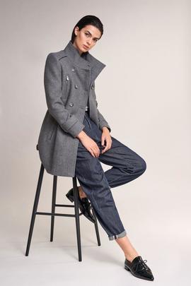 ABRIGO LARGO DE PAÑO REGULAR FIT CON DETALLES GRIS