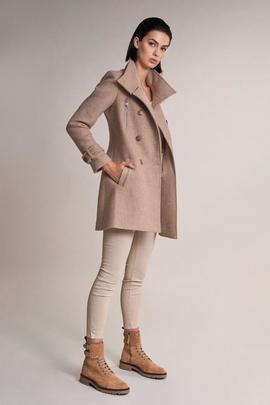 ABRIGO LARGO DE PAÑO REGULAR FIT CON DETALLES BEIGE