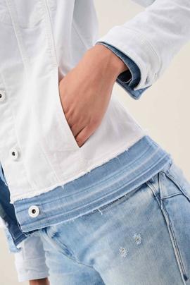 CAZADORA VAQUERA REGULAR FIT EN DENIM BLANCO