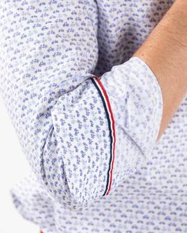 CAMISA BLANCA CON ESTAMPADO DE BICICLETAS