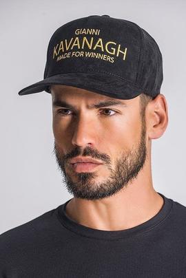GORRA GIANNI KAVANAGH NEGRA CON LOGO DORADO