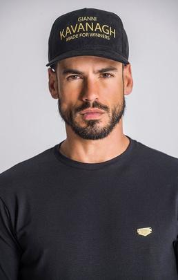 GORRA GIANNI KAVANAGH NEGRA CON LOGO DORADO