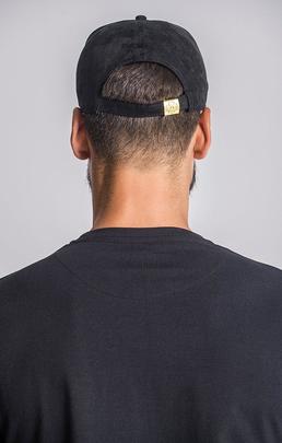 GORRA GIANNI KAVANAGH NEGRA CON LOGO DORADO