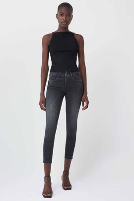 SECRET CAPRI SKINNY FIT HIGH RISE NEGRO DEGRADÉ CON PEDRERIA