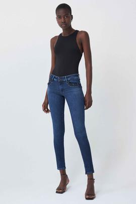 WONDER PUSH UP SKINNY FIT EN DENIM AZUL CON OJALES