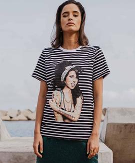 CAMISETA UNISEX AMY WINEHOUSE DE RAYAS