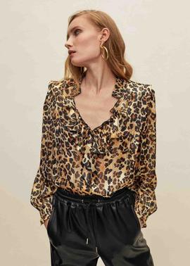 BLUSA ANIMAL PRINT CON VOLANTES