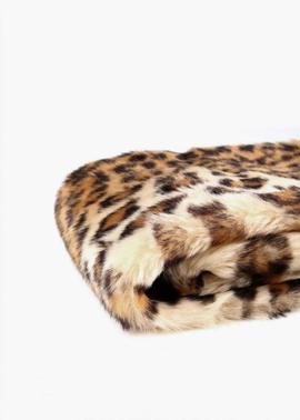 CUELLO DE PELO SINTÉTICO CON ESTAMPADO DE LEOPARDO