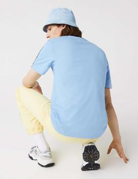 CAMISETA LACOSTE CON CINTA DEPORTIVA CELESTE