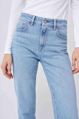 PANTALÓN VAQUERO TRUE CROPPED FIT CLARO