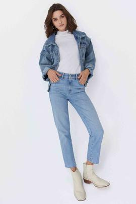 PANTALÓN VAQUERO TRUE CROPPED FIT CLARO