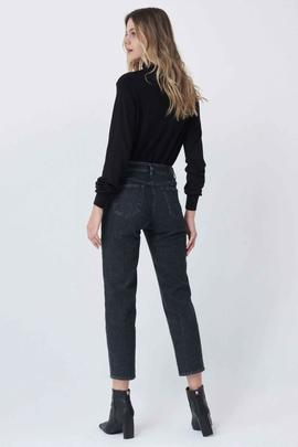 PANTALÓN VAQUERO TRUE CROPPED FIT NEGRO