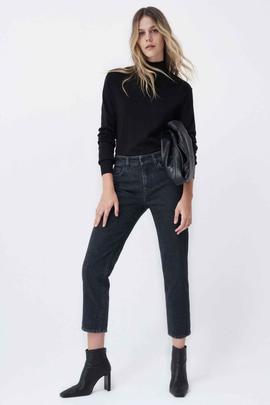 PANTALÓN VAQUERO TRUE CROPPED FIT NEGRO