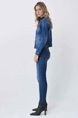 CAZADORA VAQUERA SLIM FIT EN DENIM AZUL