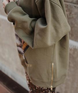 SUDADERA CAPUCHA OVERSIZE CINDY VERDE CAQUI