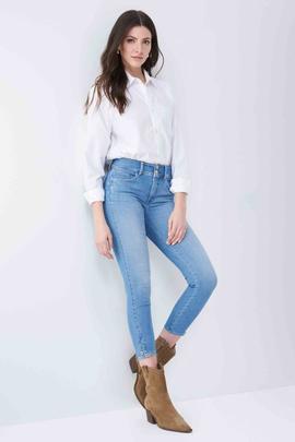 SECRET CROPPED SKINNY FIT CON DETALLE EN EL BAJO