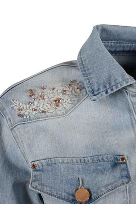 SOBRECAMISA DE MUJER EN DENIM AZUL CON CINTURÓN