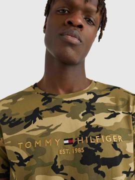 CAMISETA CAMUFLAJE CON LOGO TOMMY VERDE