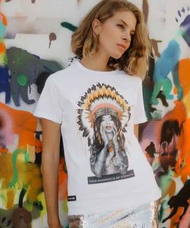 CAMISETA UNISEX NAOMI INDIA BLANCA