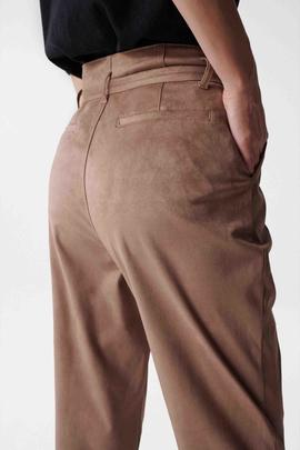 PANTALÓN BAGGY DE ANTE SINTÉTICO CAMEL CON CINTURÓN