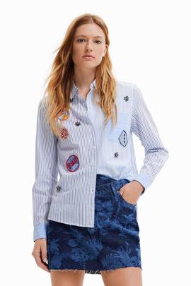 CAMISA LIAN DE RAYAS CON PARCHES COLLEGE