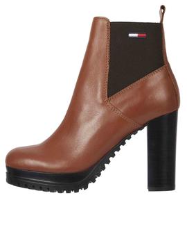 BOTÍN ESSENTIALS HIGH HEEL BOOT MARRÓN