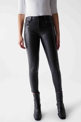 PANTALÓN DESTINY CROPPED SKINNY FIT DE ECOPIEL NEGRA