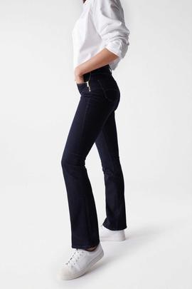 PANTALÓN VAQUERO DESTINY BOOTCUT EN DENIM AZUL CON DETALLES