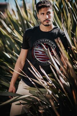 CAMISETA DE HOMBRE BLOOD NEGRA