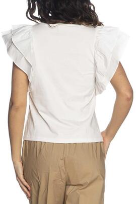 CAMISETA COLOR CRUDO CON VOLANTES EN LAS MANGAS