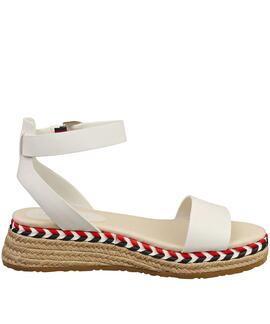 SANDALIAS DE PIEL BLANCA CON MONOGRAMA DORADO