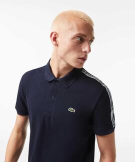 POLO LACOSTE REGULAR FIT AZUL MARINO CON CINTA DEPORTIVA