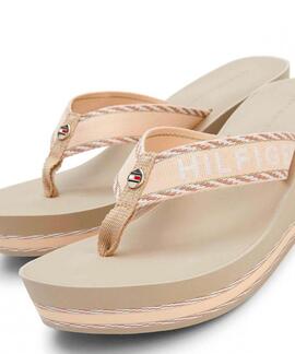 CHANCLAS DE CUÑA ALTA BEIGE CON LOGO