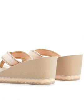 CHANCLAS DE CUÑA ALTA BEIGE CON LOGO