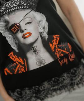 TOP BLONDA MARILYN PRINCESA ROCKERA NEGRO