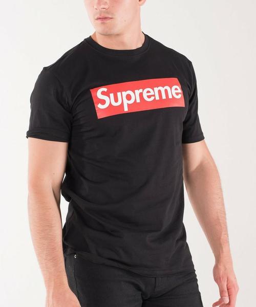 CAMISETA SUPREME NEGRA CON ROJO