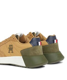 ZAPATILLAS DE RUNNING CLASSIC ELEVATED CAMEL Y VERDE CAQUI