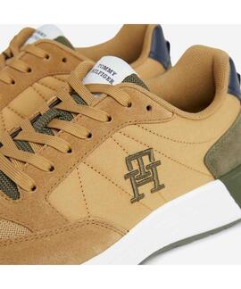 ZAPATILLAS DE RUNNING CLASSIC ELEVATED CAMEL Y VERDE CAQUI