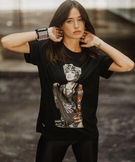 CAMISETA UNISEX TINA TURNER NEGRA